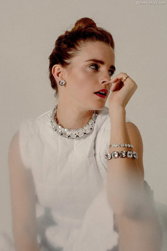 Emma Watson photo 5 of 1883