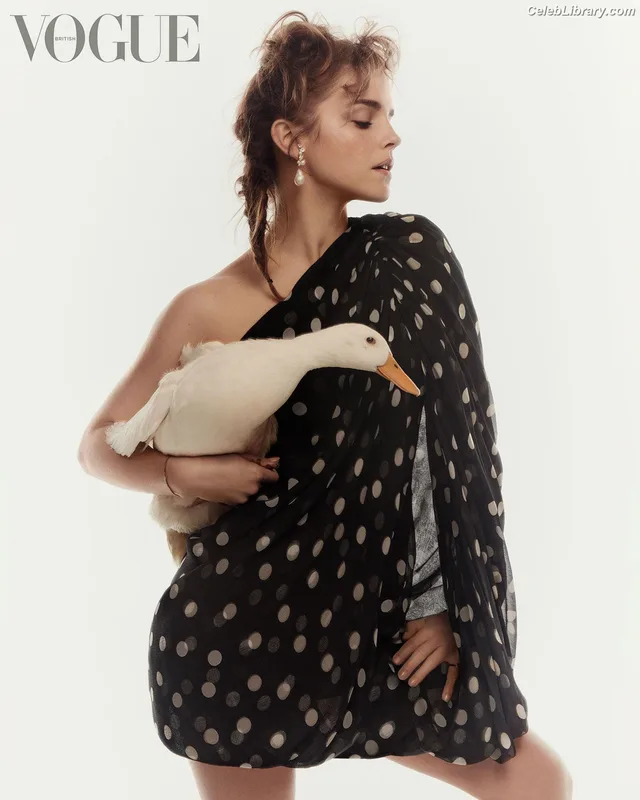 Emma Watson photo 20 of 1883