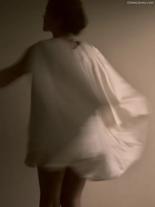 Emma Watson photo 15 of 1883
