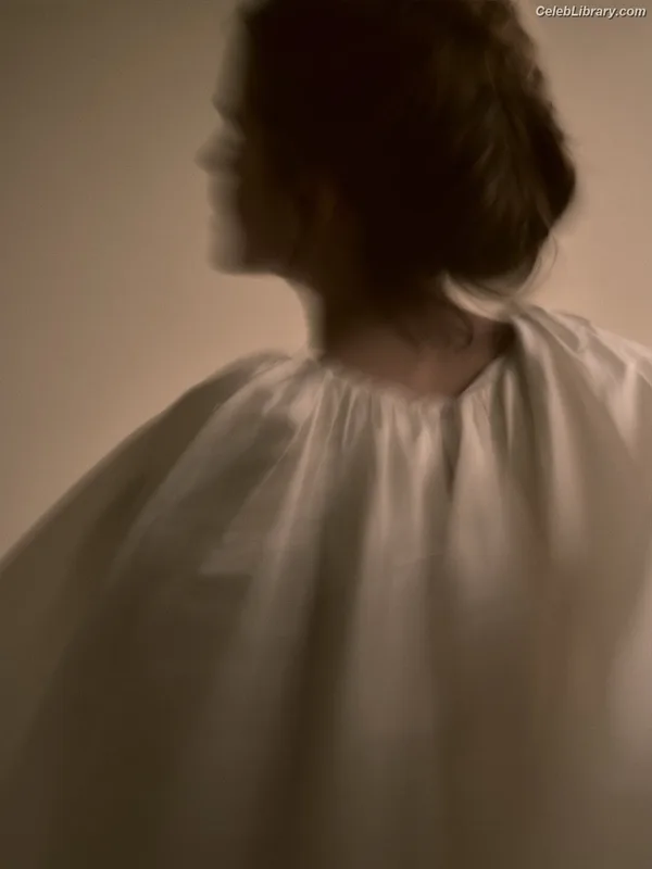 Emma Watson photo 17 of 1883