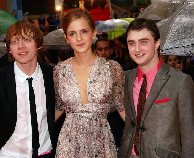 Emma Watson photo 18 of 1883