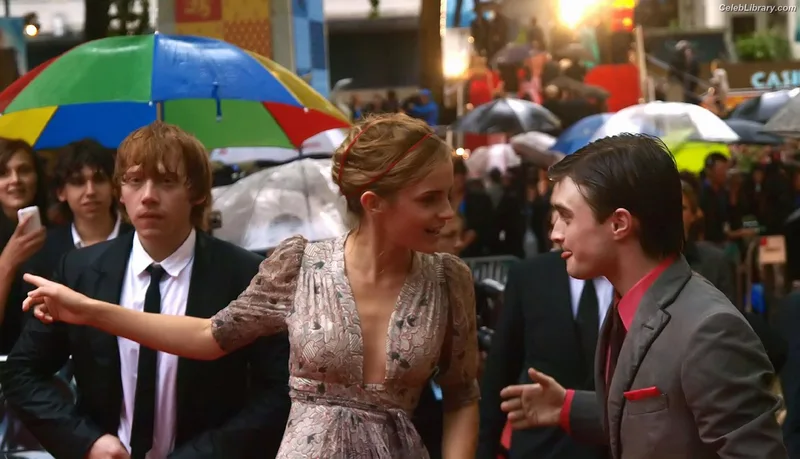 Emma Watson photo 21 of 1883