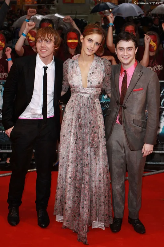 Emma Watson photo 2 of 1883