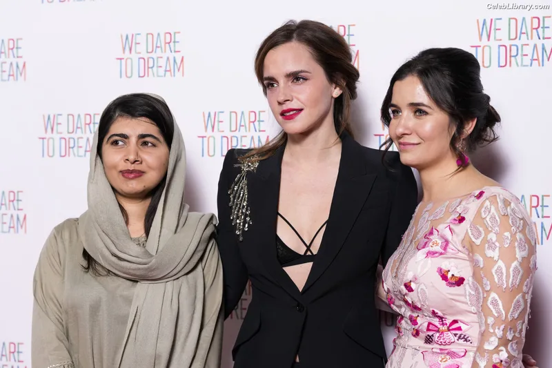 Emma Watson photo 8 of 1883