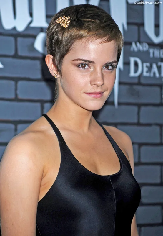 Emma Watson photo 5 of 1883