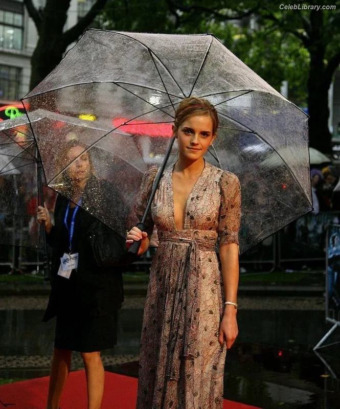 Emma Watson photo 24 of 1883