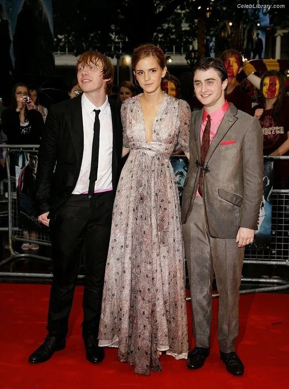 Emma Watson photo 8 of 1883