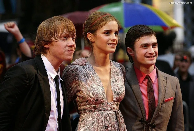 Emma Watson photo 9 of 1883
