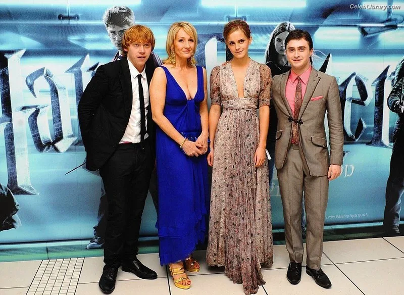 Emma Watson photo 15 of 1883