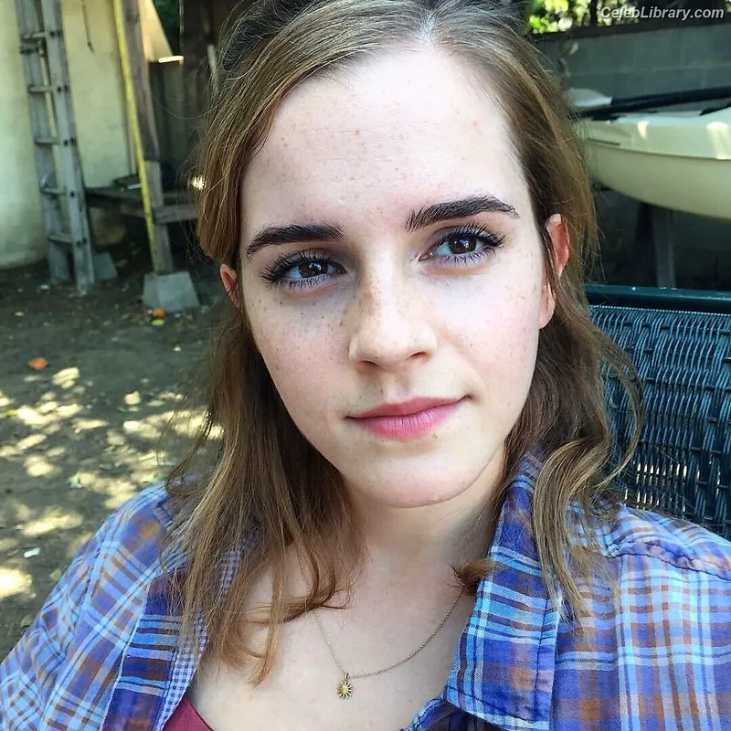 Emma Watson photo 7 of 1883