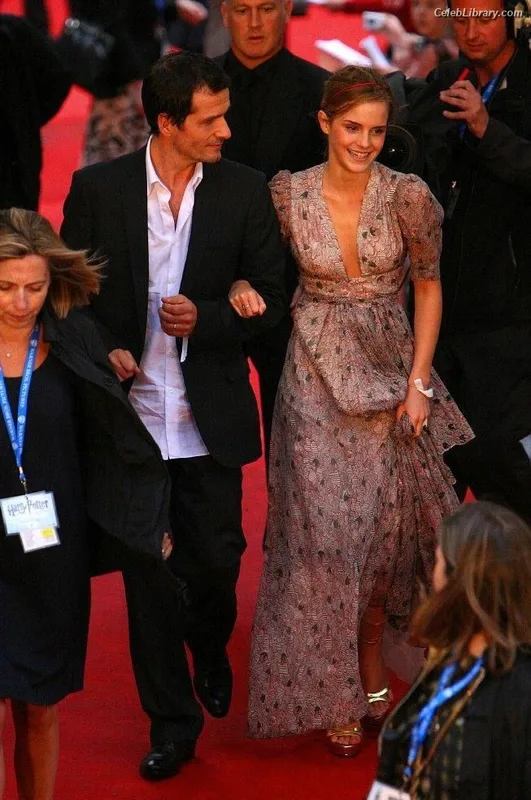 Emma Watson photo 10 of 1883