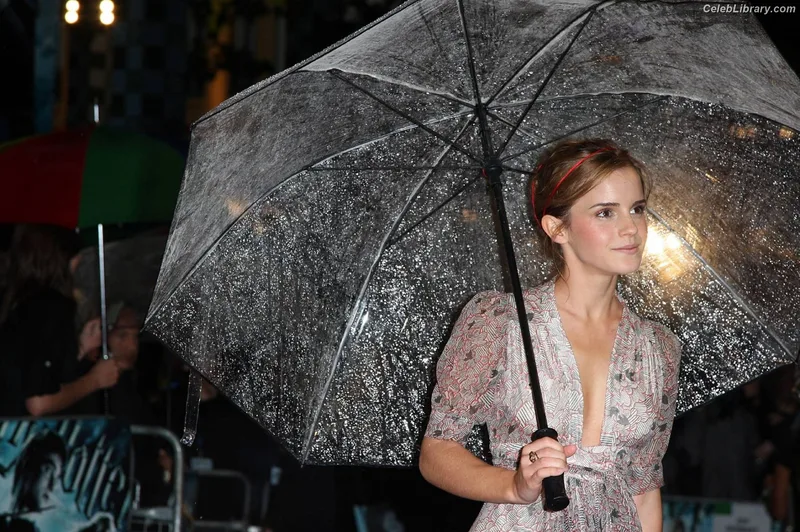 Emma Watson photo 22 of 1883