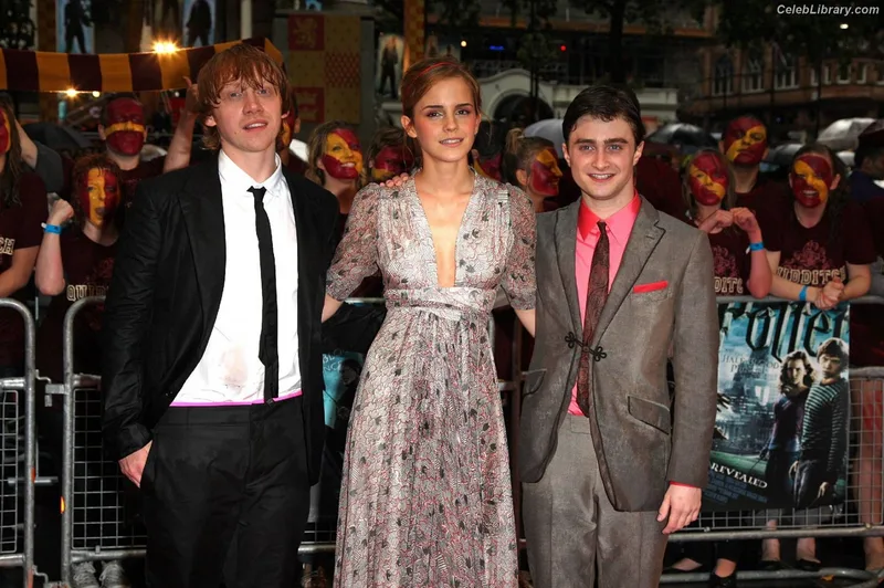 Emma Watson photo 24 of 1883