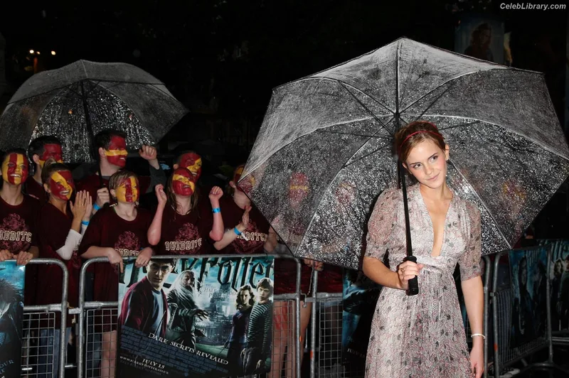 Emma Watson photo 1 of 1883