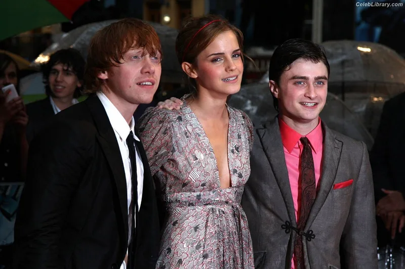 Emma Watson photo 7 of 1883