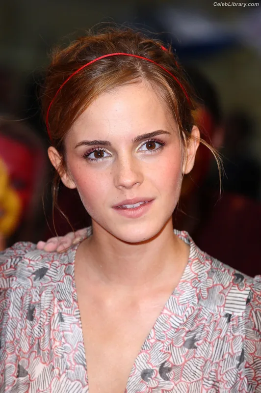 Emma Watson photo 12 of 1883