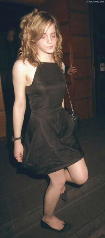 Emma Watson photo 24 of 1883