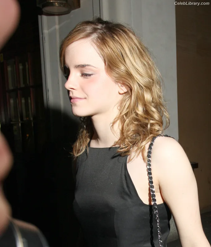 Emma Watson photo 2 of 1883