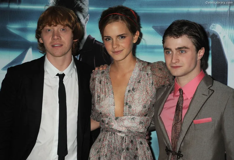 Emma Watson photo 23 of 1883
