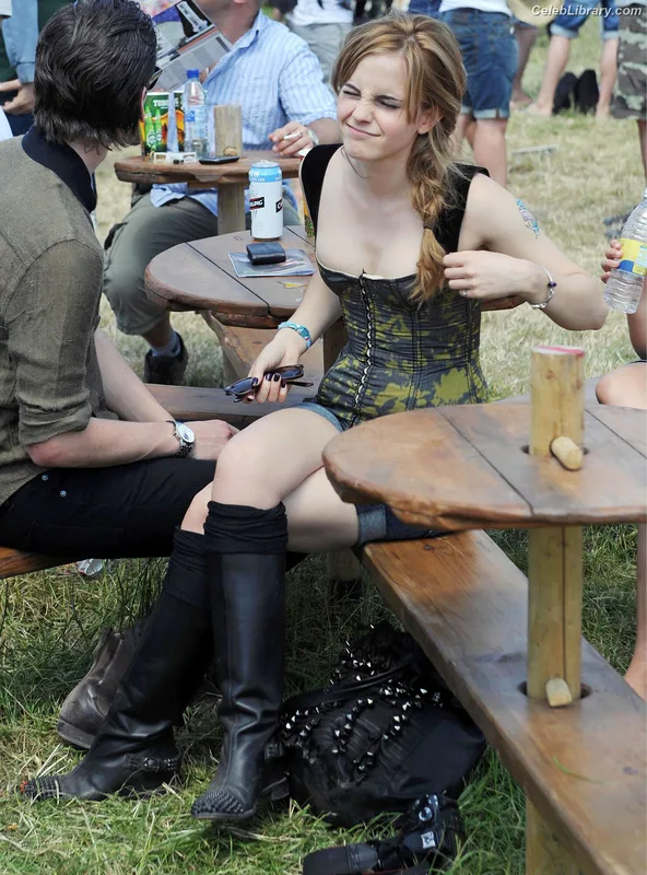 Emma Watson photo 10 of 1883