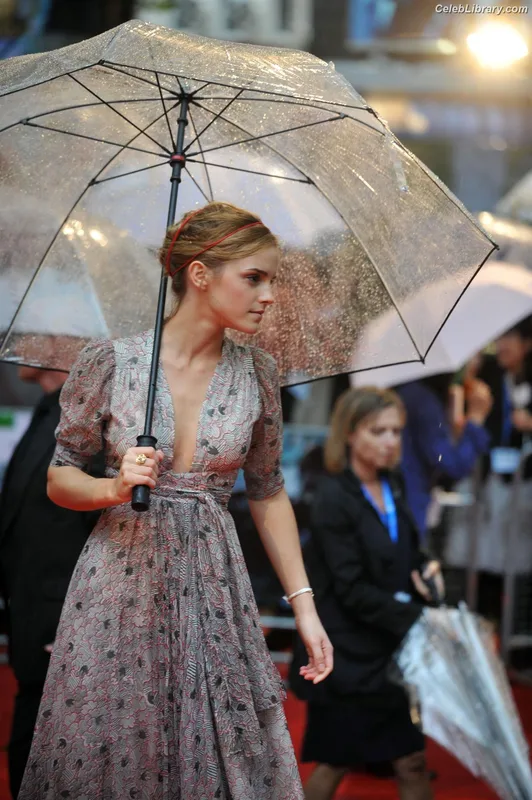 Emma Watson photo 2 of 1883