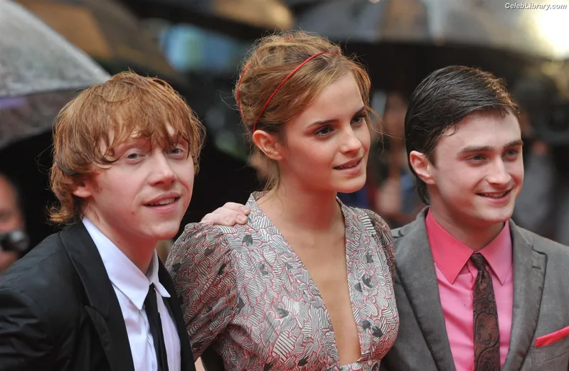 Emma Watson photo 7 of 1883