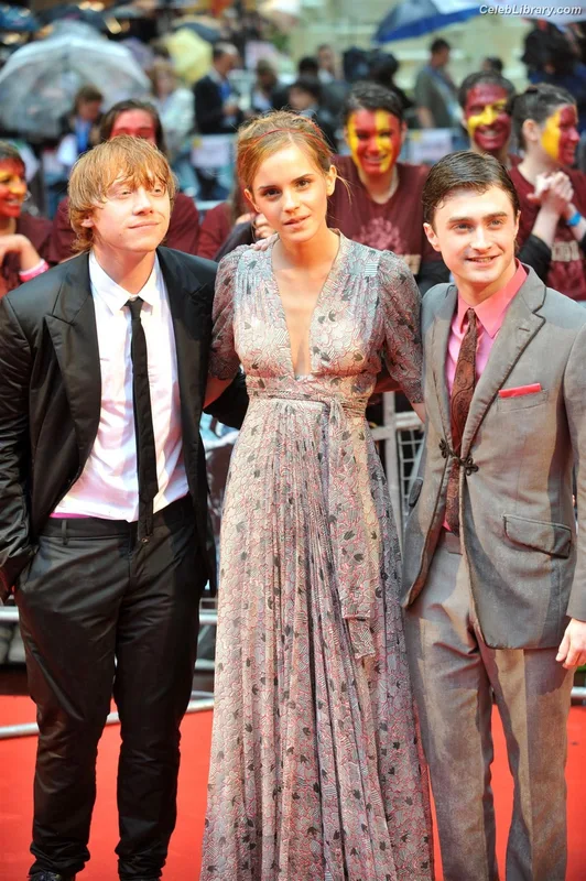 Emma Watson photo 24 of 1883
