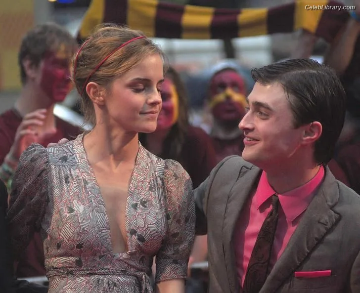 Emma Watson photo 11 of 1883