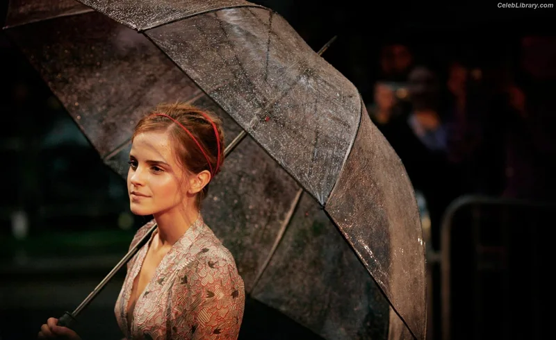 Emma Watson photo 13 of 1883