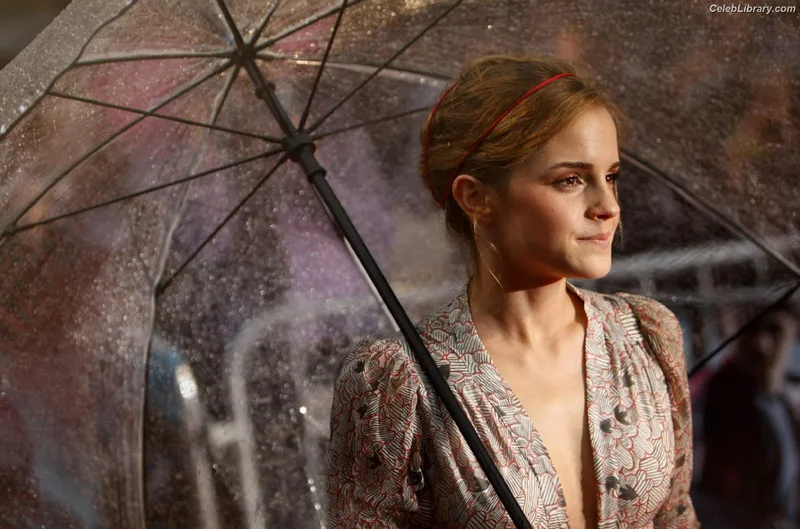 Emma Watson photo 22 of 1883