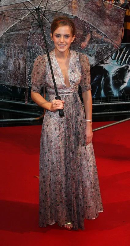 Emma Watson photo 6 of 1883