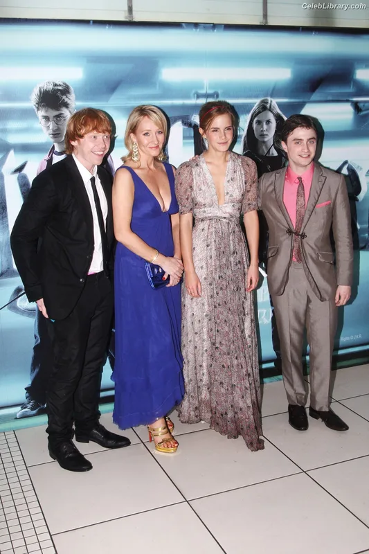 Emma Watson photo 9 of 1883