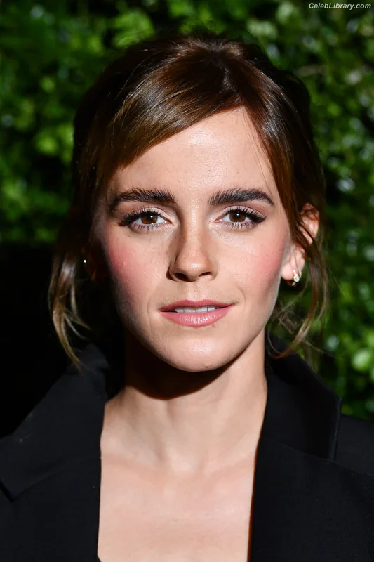 Emma Watson photo 13 of 1883
