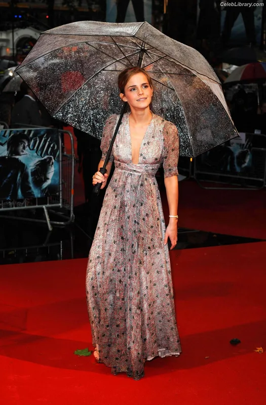 Emma Watson photo 2 of 1883