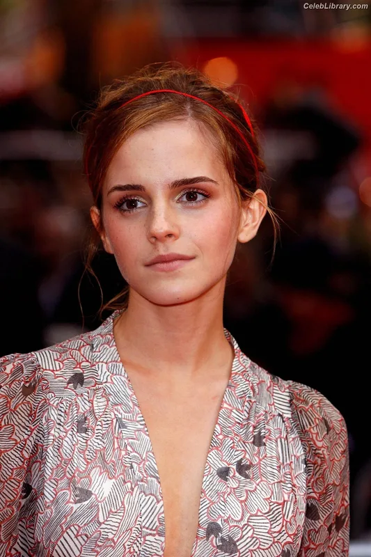 Emma Watson photo 10 of 1883
