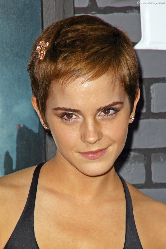 Emma Watson photo 16 of 1883