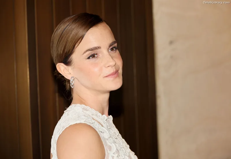 Emma Watson photo 9 of 1883