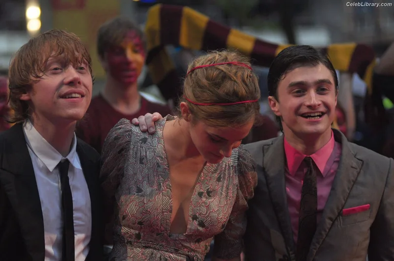 Emma Watson photo 8 of 1883