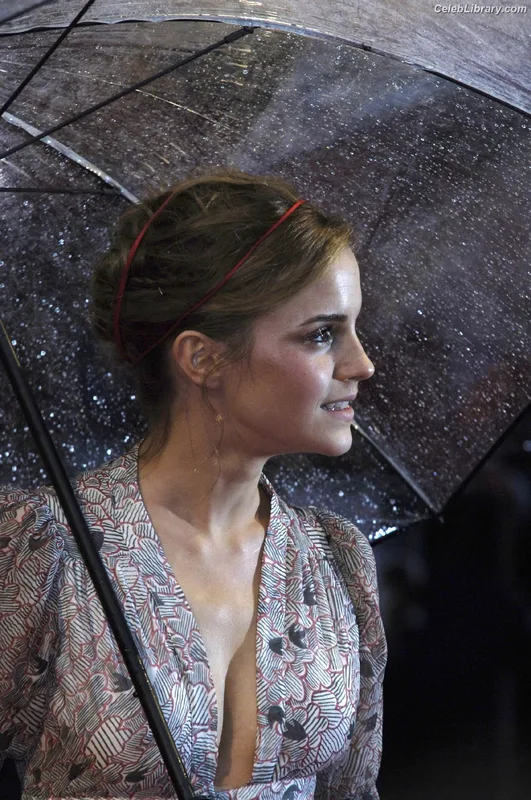 Emma Watson photo 21 of 1883