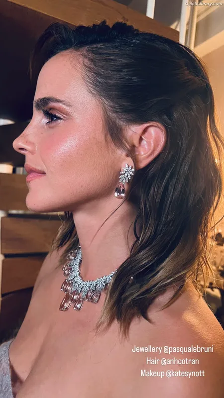Emma Watson photo 23 of 1883