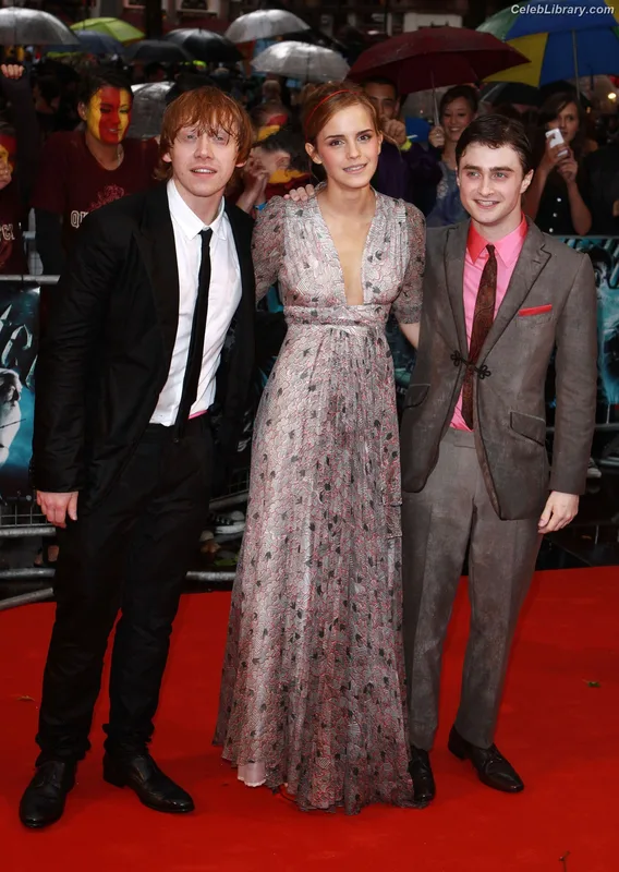 Emma Watson photo 2 of 1883