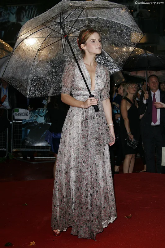 Emma Watson photo 9 of 1883