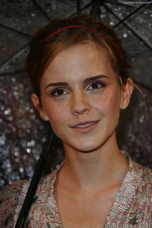 Emma Watson photo 18 of 1883