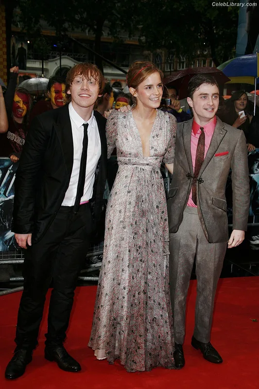 Emma Watson photo 22 of 1883
