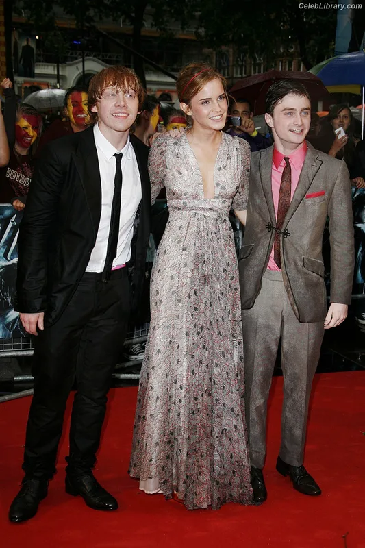 Emma Watson photo 24 of 1883