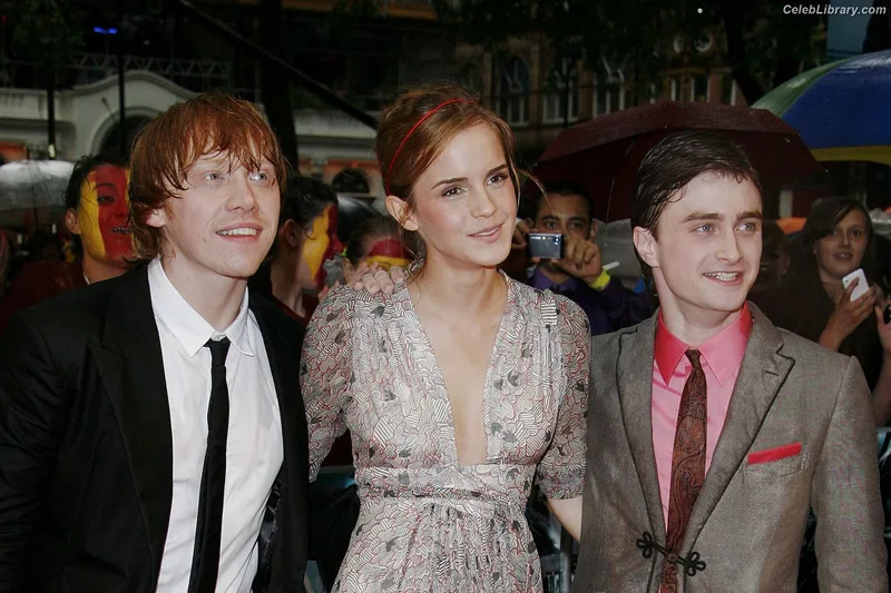 Emma Watson photo 1 of 1883