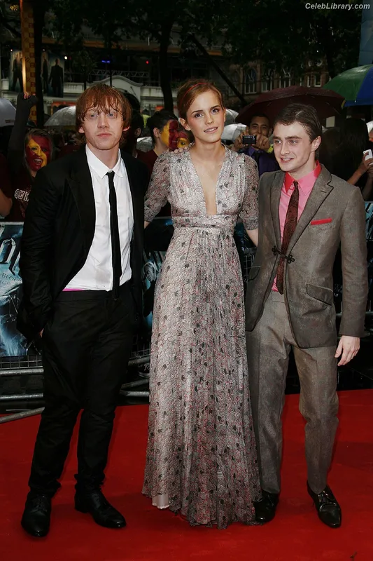 Emma Watson photo 3 of 1883