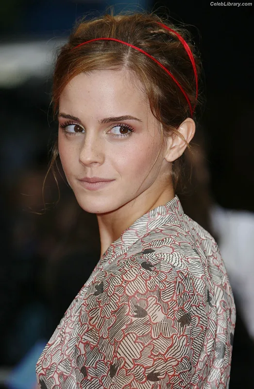 Emma Watson photo 6 of 1883