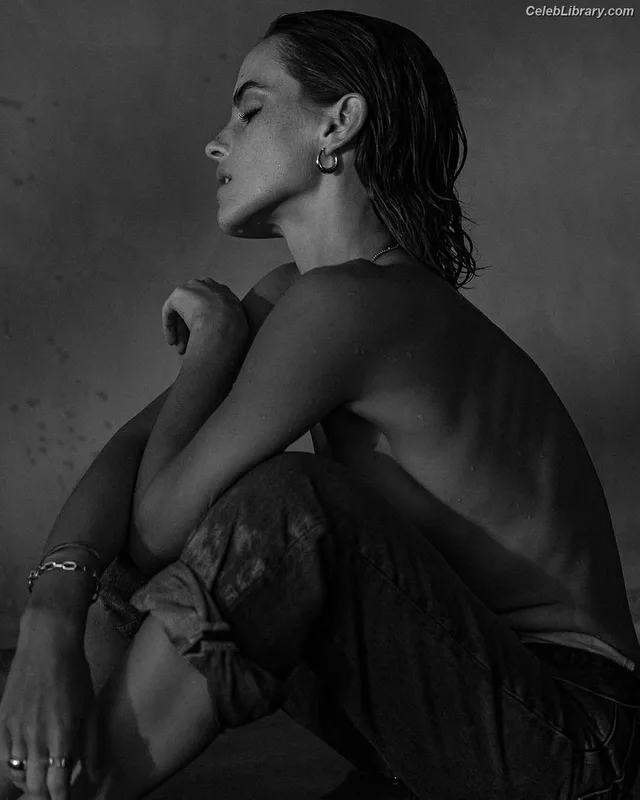 Emma Watson photo 9 of 1883