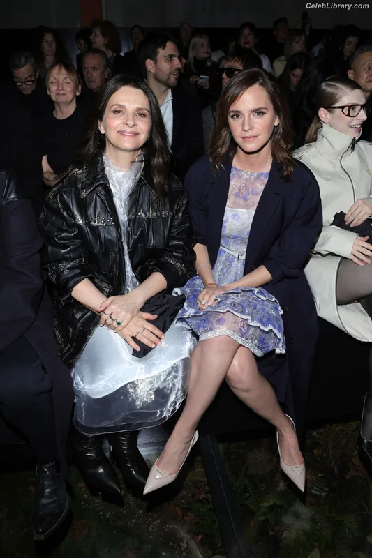 Emma Watson photo 12 of 1883